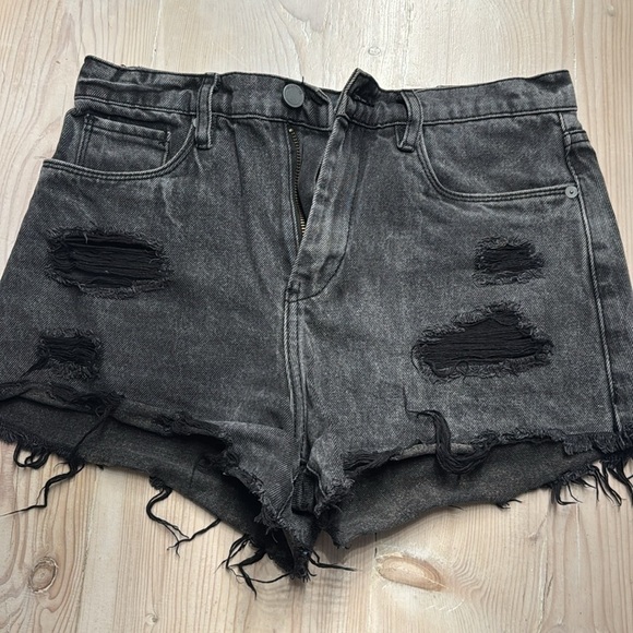 BlankNYC denim shorts - Picture 3 of 4